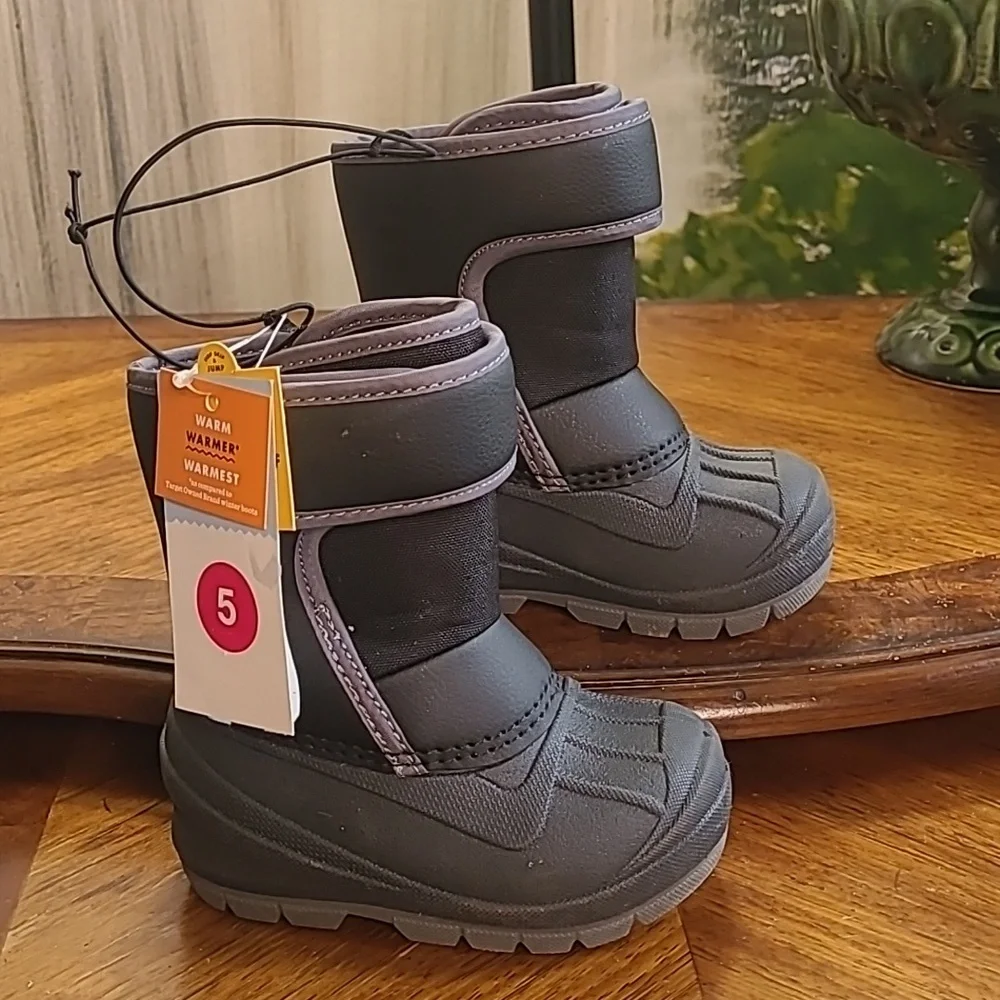 New with tags! Cat & Jack Lenny Boys 5 black winter waterproof snow boots